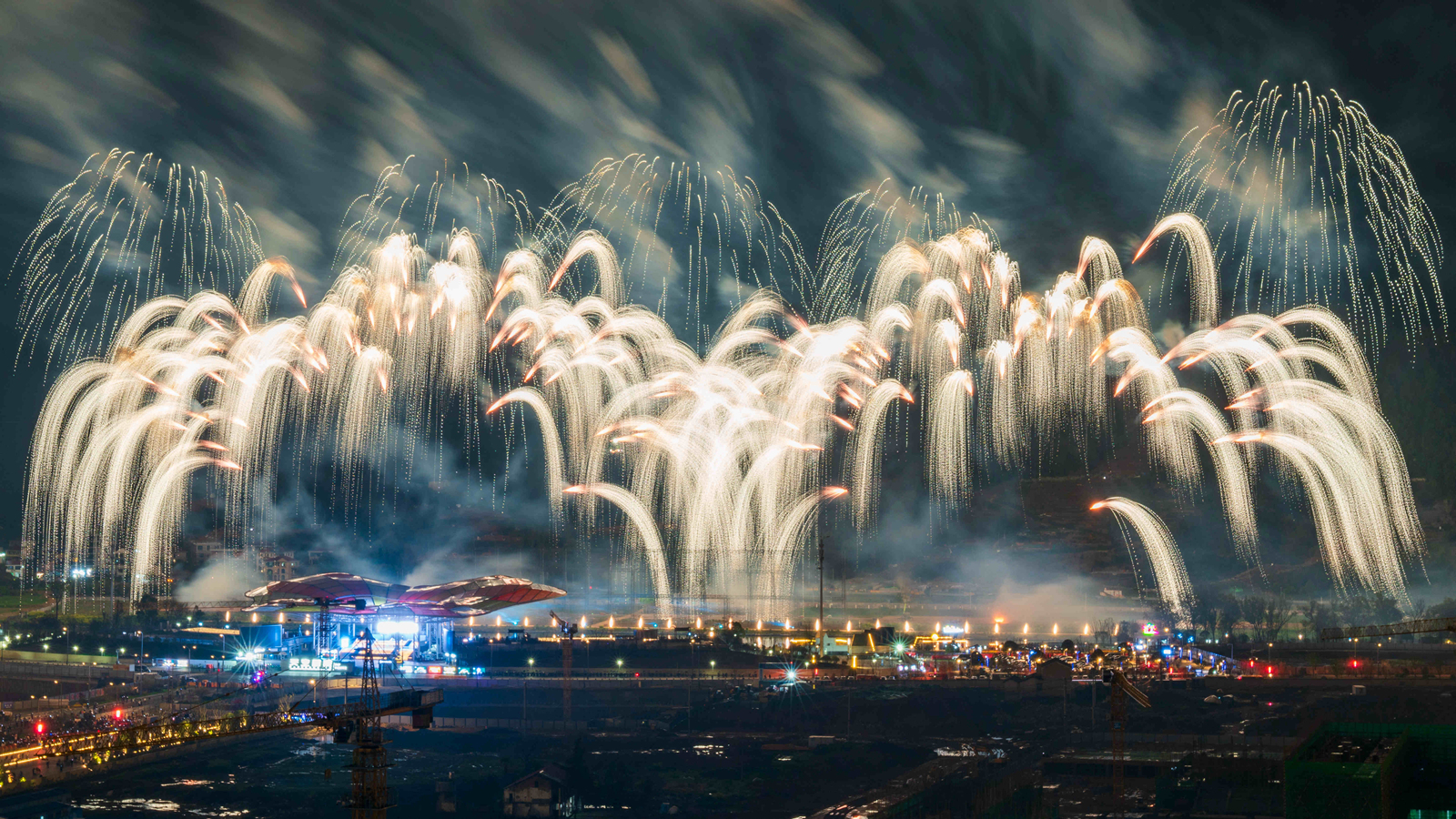 Liuyang&rsquo;s Weekend Fireworks Spectacular Continues to Wow Tourists