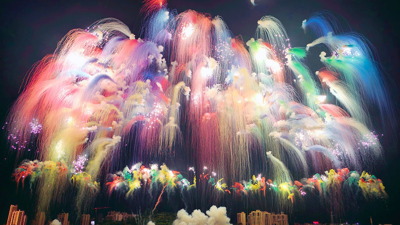 Worship Ceremony & Fireworks Show Held in Shangli